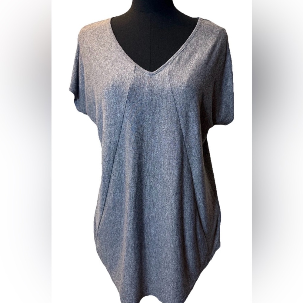 Jones New York Women's Gray V-Neck Tunic, Split Short Sleeves, Size Medium